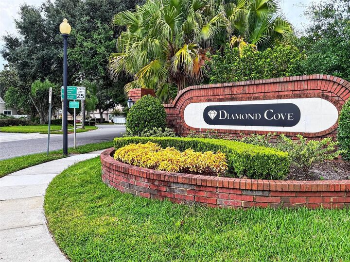 Property Photo:  8040 Solitaire Court  FL 32836 