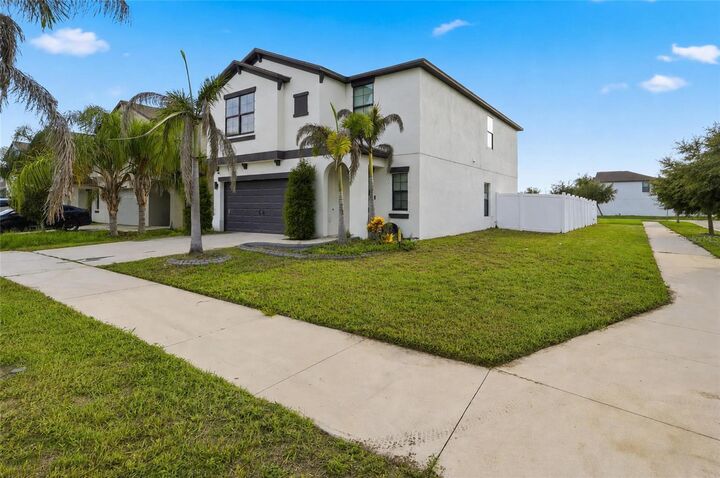 Property Photo: 14801 Boulder Pass Place FL 33598