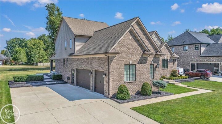 Property Photo:  3941 Corkwood Drive 4  MI 48314 