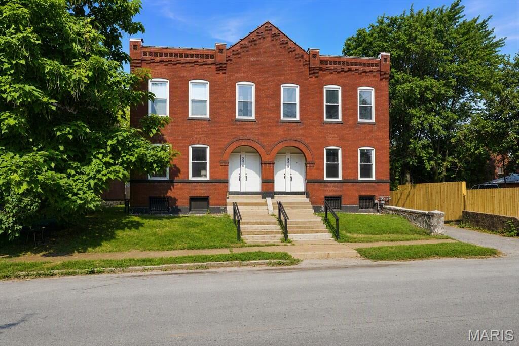 Property Photo: 3215 Nebraska Avenue MO 63118