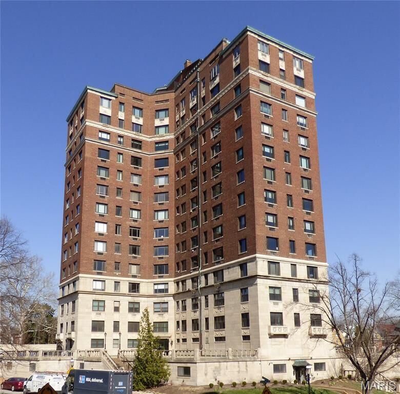Property Photo:  410 N Newstead Avenue 15E  MO 63108 
