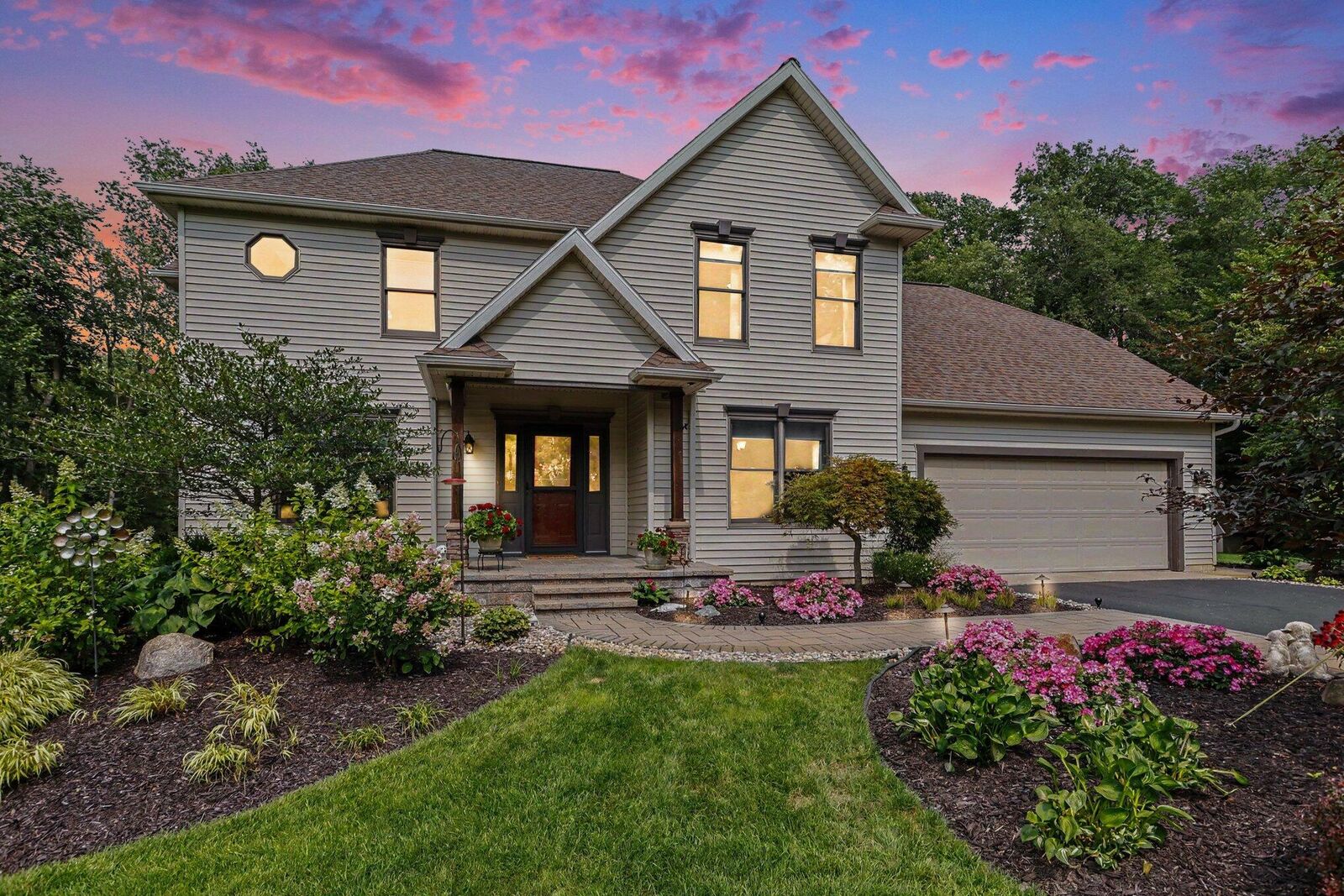 Property Photo:  6457 Oak Court  MI 49102 