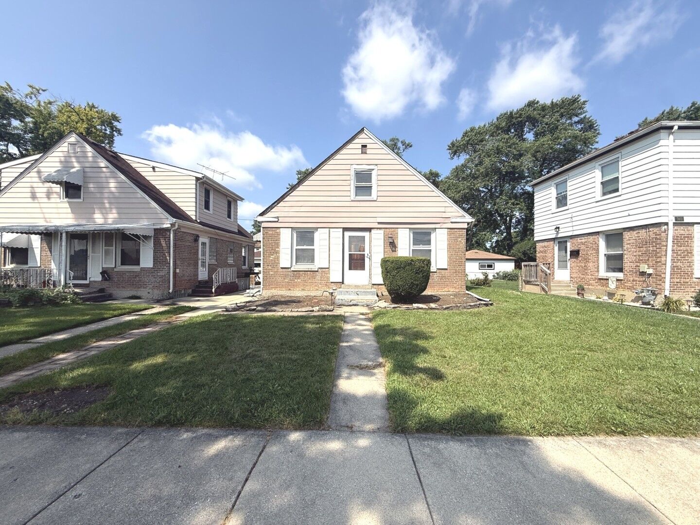 Property Photo:  744 Gardner Road  IL 60154 