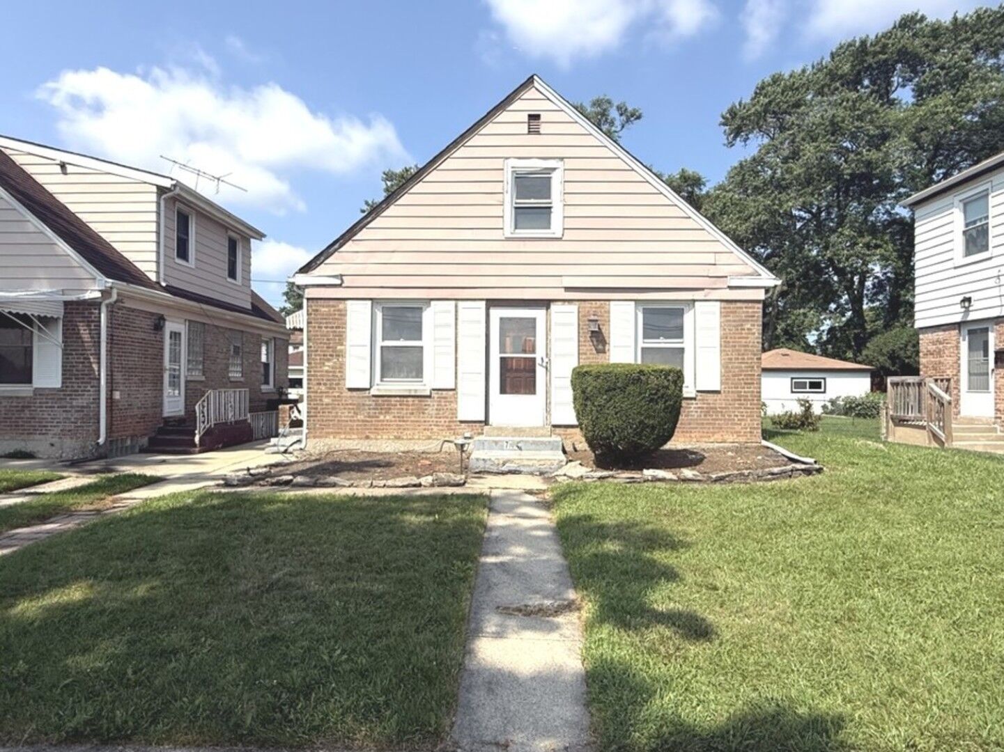 Property Photo: 744 Gardner Road IL 60154