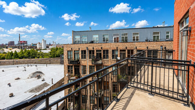 Property Photo:  2322 S Canal Street 708  IL 60616 