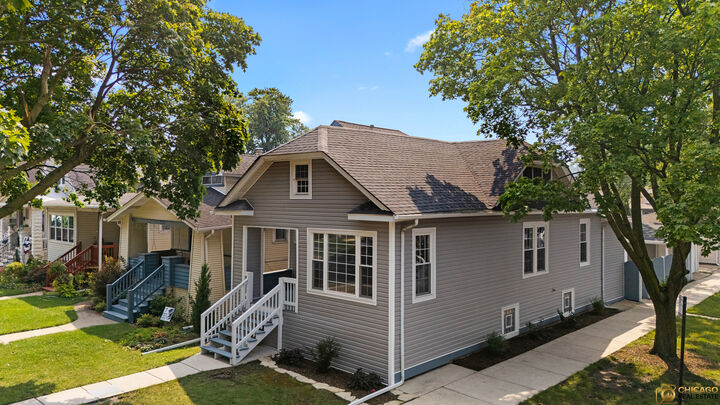 Property Photo:  4656 N Leamington Avenue  IL 60630 