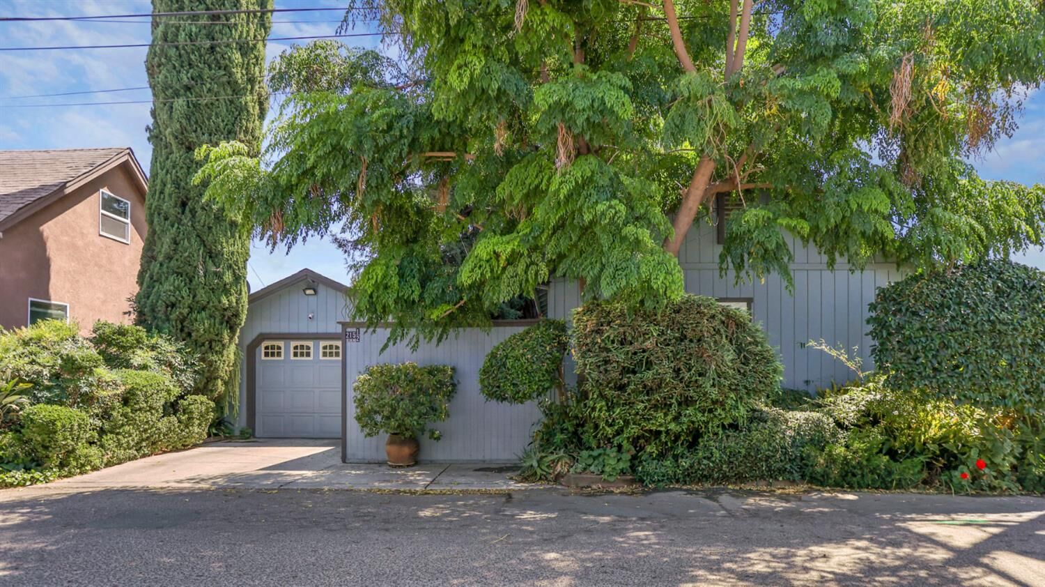 Property Photo:  215 Eden Street 1/2  CA 95240 