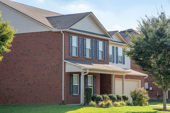 Property Photo: 1001 Benwick Rd TN 37075