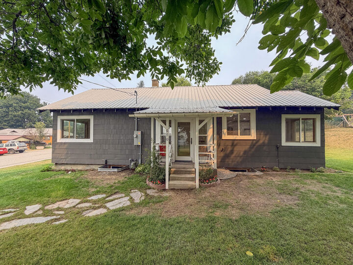 Property Photo: 670 N Washington St WA 99114