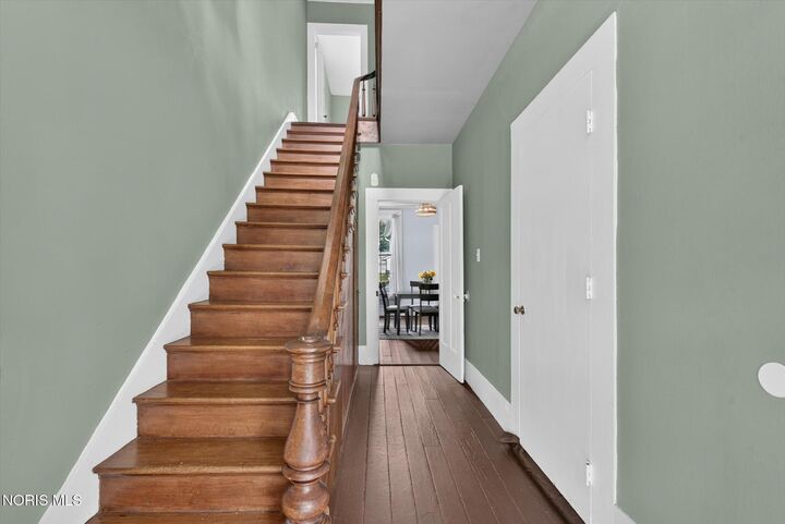 Property Photo: 318 W Curtis Street OH 43557