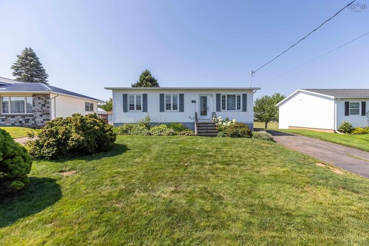 Property Photo:  75 Willow Street  NS B4H 3W6 
