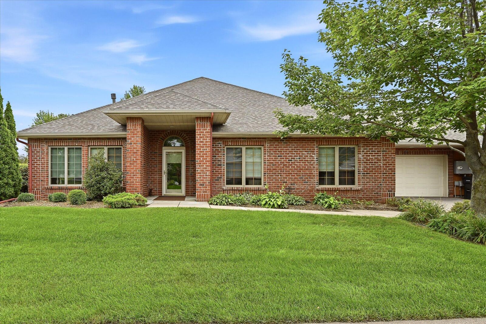 Property Photo:  247 W Canyon Drive  WI 54016 
