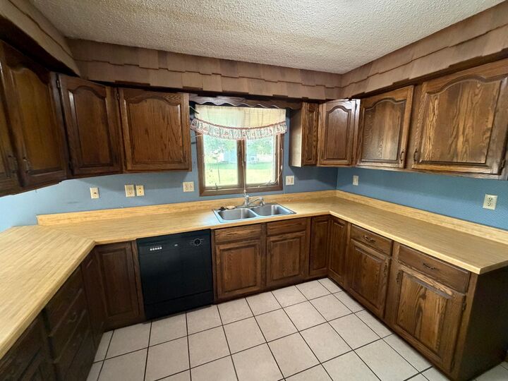 Property Photo:  201 Birch Avenue  MN 56309 