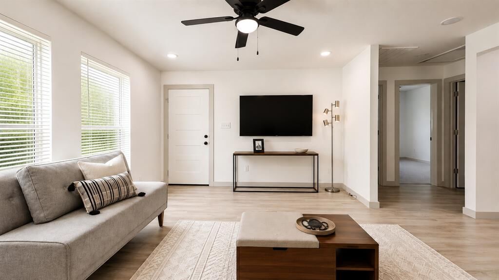 Property Photo: 2126 Marfa Avenue TX 75216