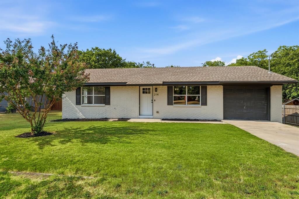 Property Photo:  214 E Evans Street  TX 76258 