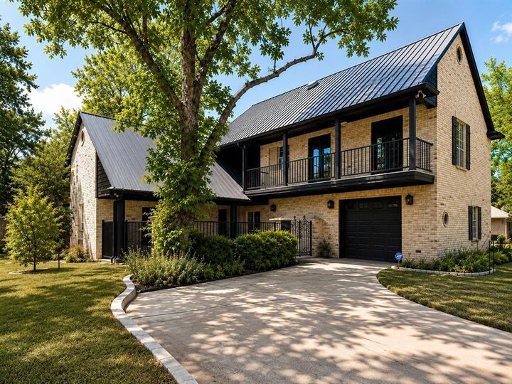 Property Photo: 8903 Ravenswood Road TX 76049
