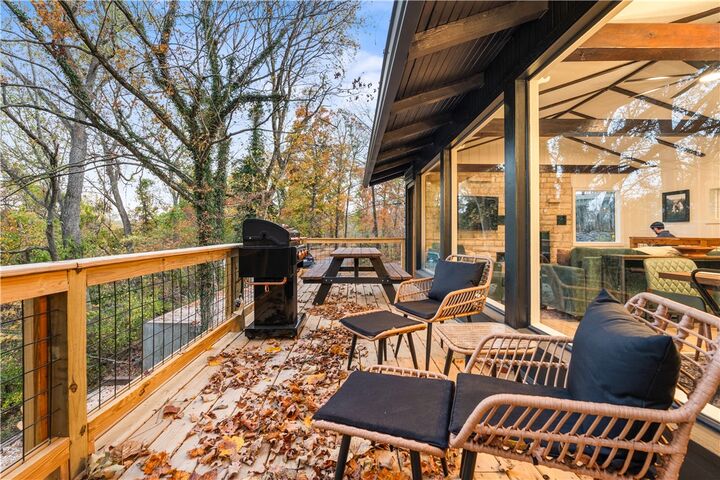 Property Photo:  701 E Electric Street  AR 72756 