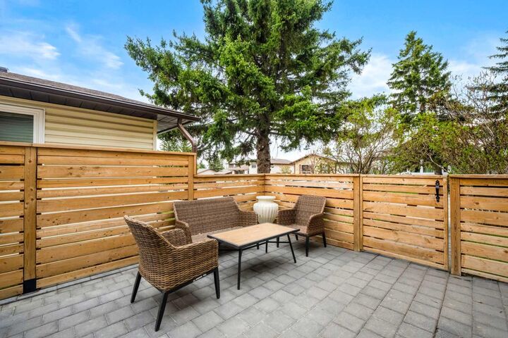 Property Photo: 20 Bedwood Hill NE AB T3K 1L9