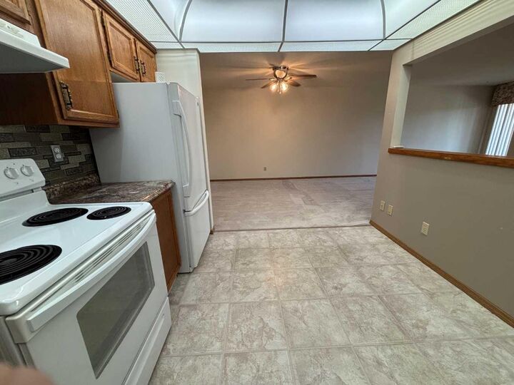 Property Photo: 3090 15 Avenue SE 305 AB T1B 3Z3