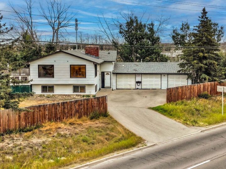 Property Photo: 5020 80 Avenue NE AB T3J 4B7