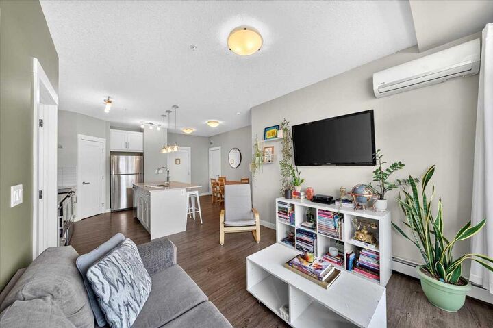 10 Walgrove Walk SE 310 — photo 1