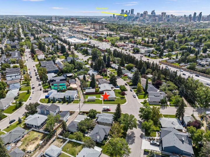 Property Photo: 2140 Halifax Crescent NW AB T2M 4C7