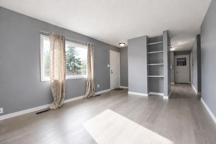 Property Photo: 9301 108 Avenue AB T8V 1M6