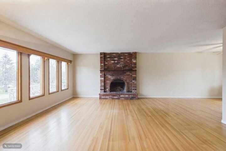 Property Photo: 5 Chisholm Crescent NW AB T2L 0Y9