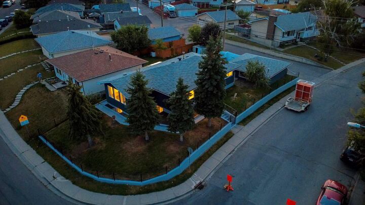 Property Photo:  3331 41 Street SE  AB T2B 1E7 