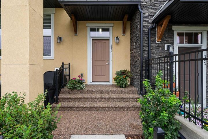 Property Photo: 185 Cranbrook Villas SE AB T3M 1Z3