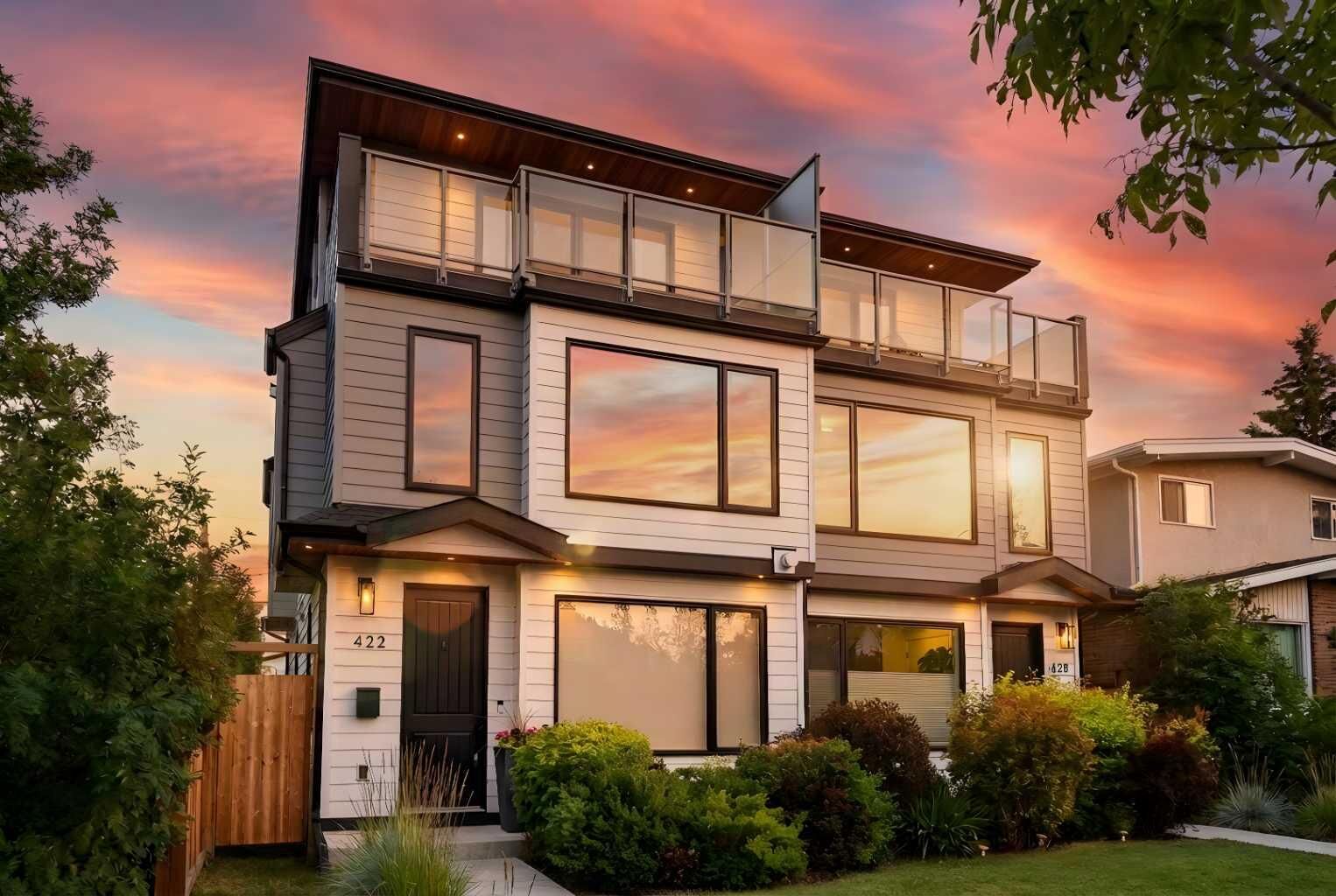 Property Photo:  422 6A Street NE  AB T2E 4A7 