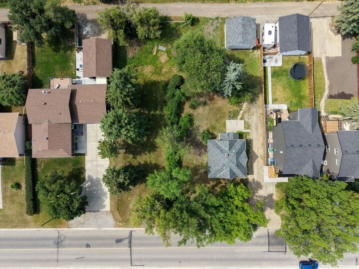 Property Photo: 1322 23 Street AB T0M 0W0