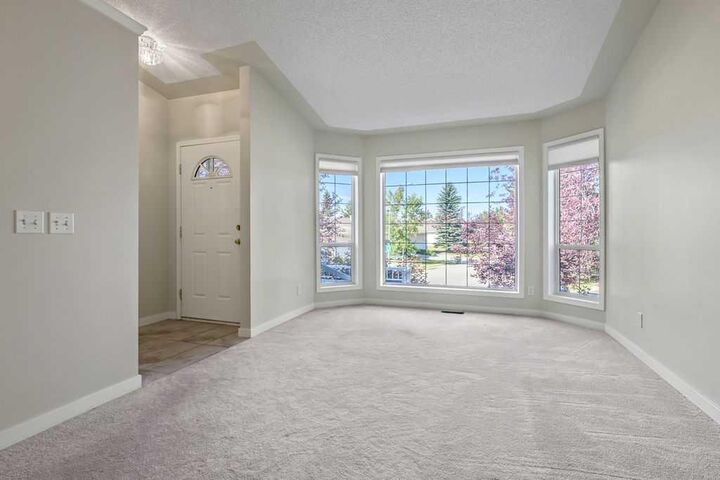 Property Photo:  58 Sierra Morena Green SW  AB T3H 3E5 