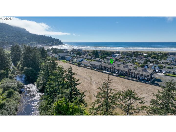 Property Photo:  2363 S Edgewood St  OR 97138 