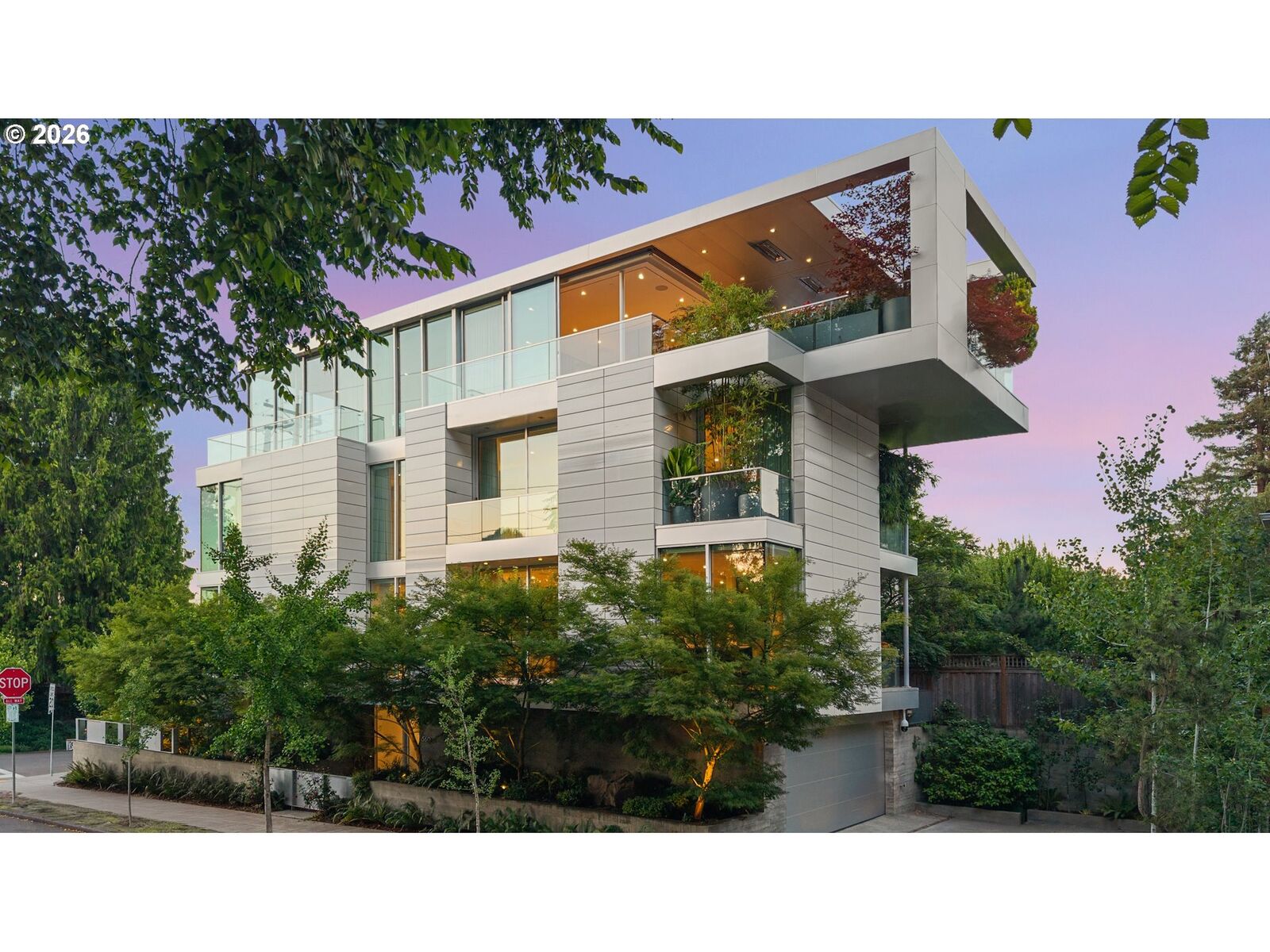 Property Photo:  1560 NW 25th Ave  OR 97210 