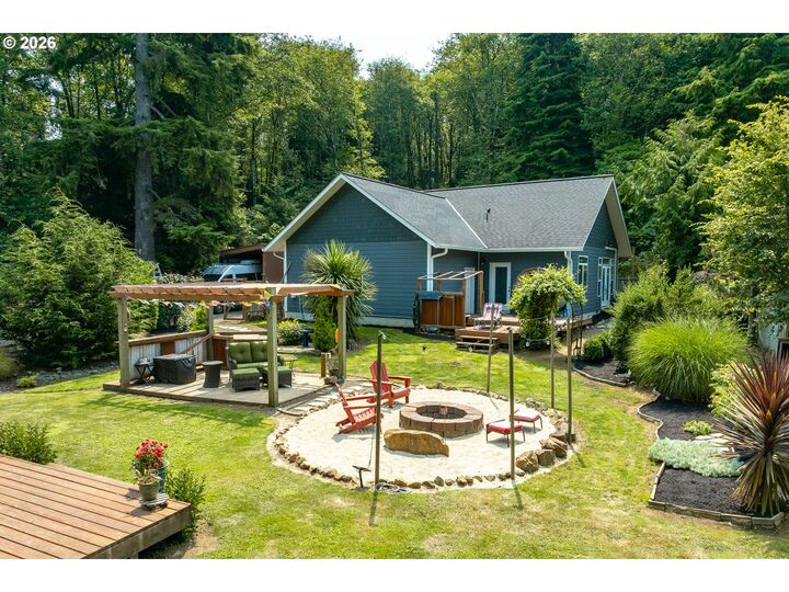 Property Photo:  5230 4th St  OR 97141 
