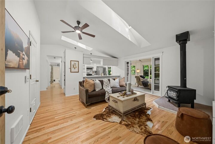 Property Photo:  1202  Irving Street SW  WA 98512 