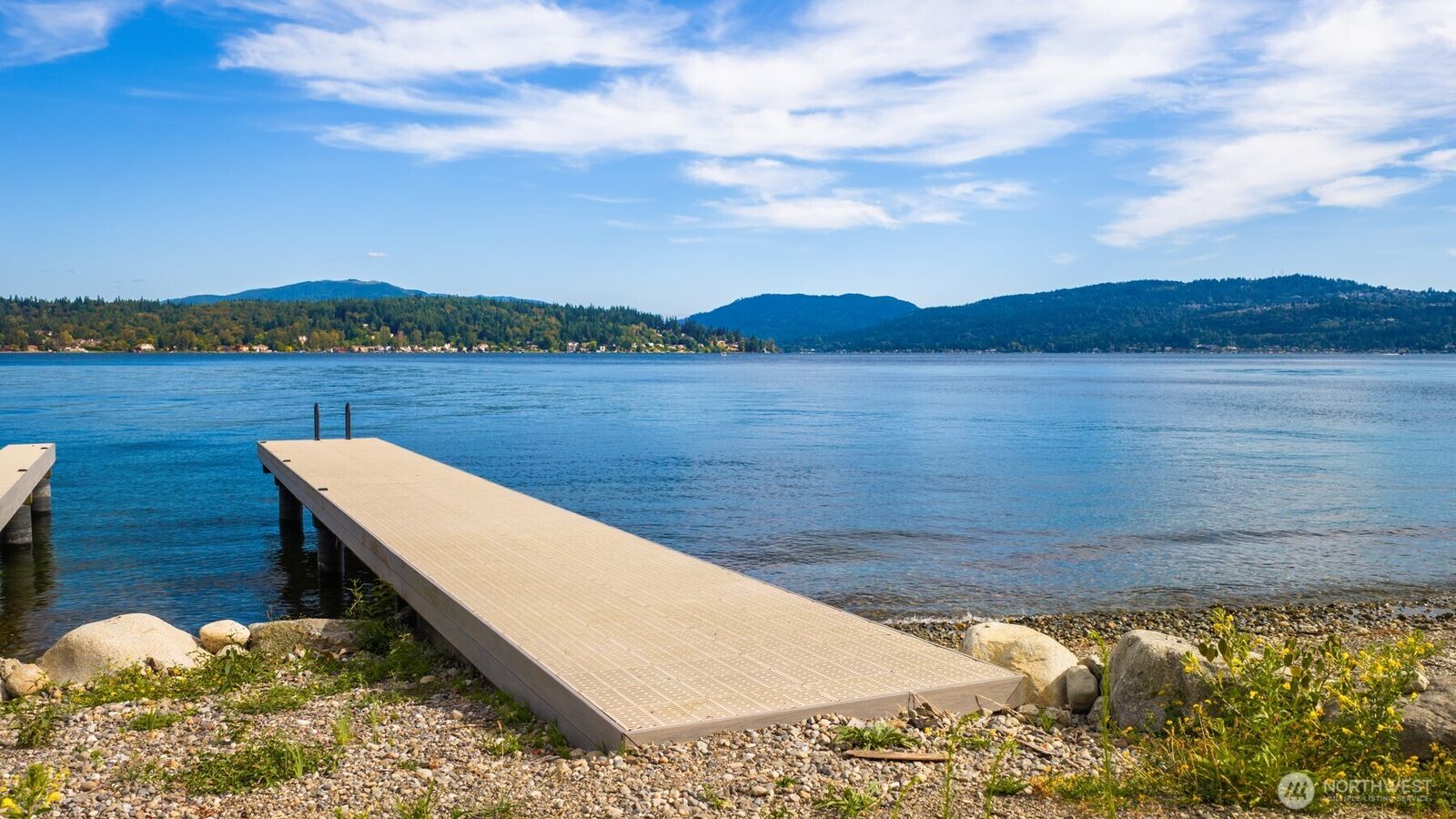 Property Photo: 672 W Lake Sammamish Parkway NE WA 98008