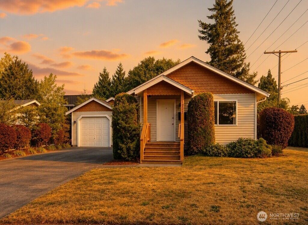 Property Photo: 1227 E Indiana Street WA 98226