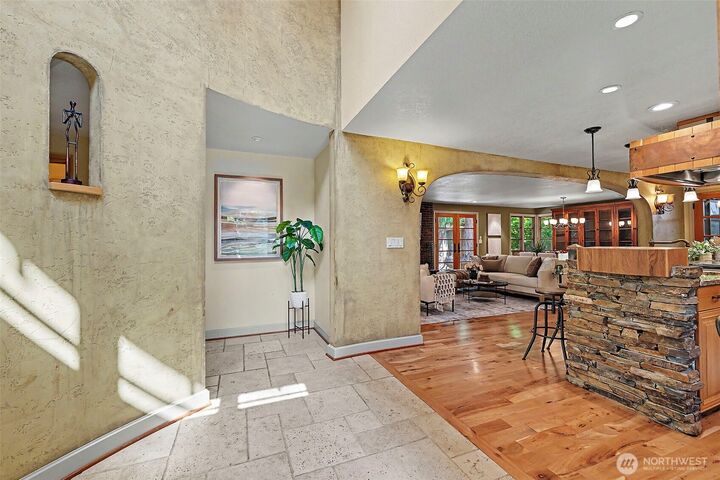Property Photo:  12838 NE 73rd Street  WA 98033 