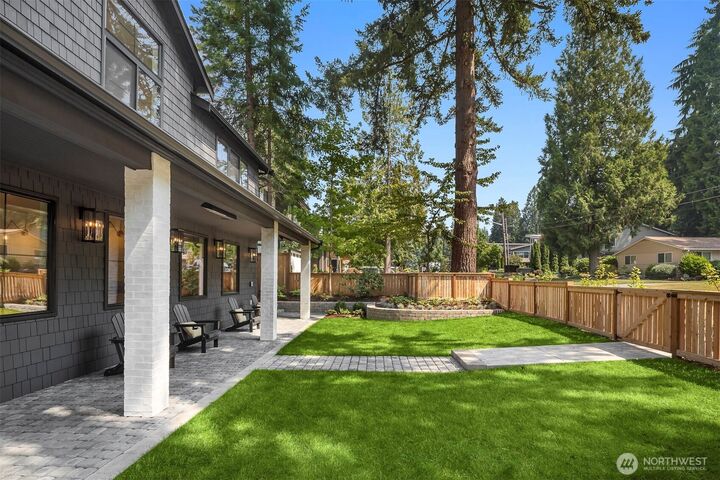 Property Photo: 12416 NE 72nd Street WA 98033