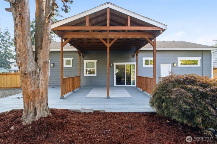Property Photo: 28546 20th Avenue S WA 98003