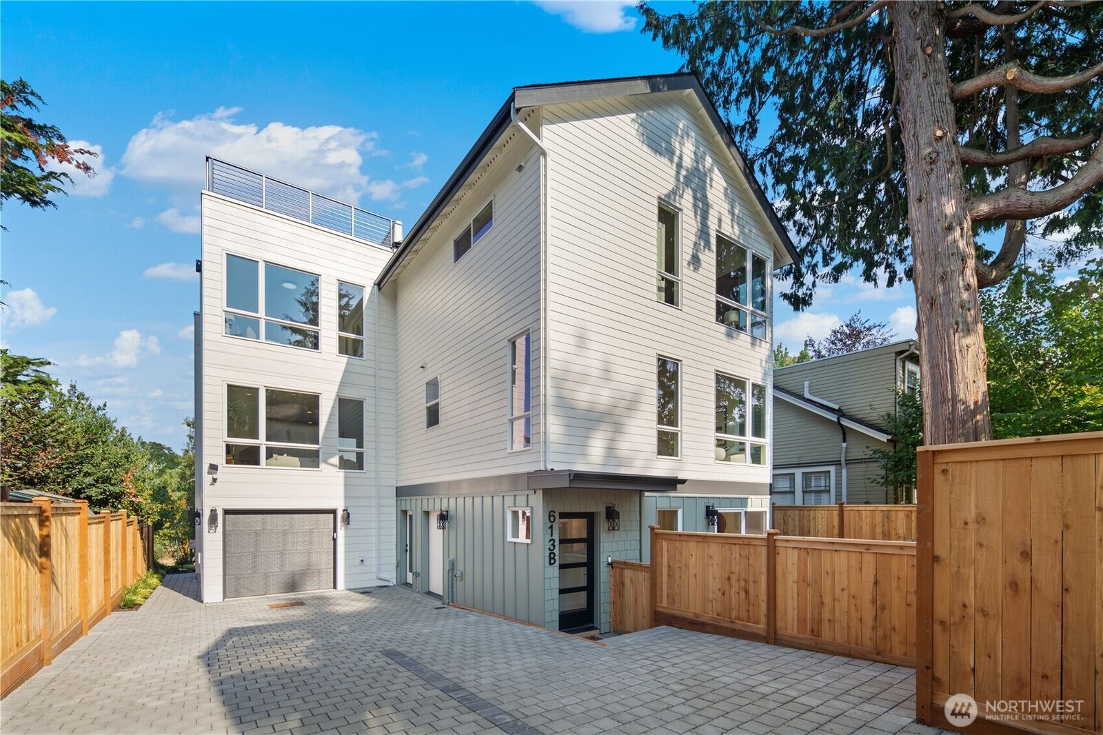 Property Photo: 613 B 18th Avenue E WA 98112