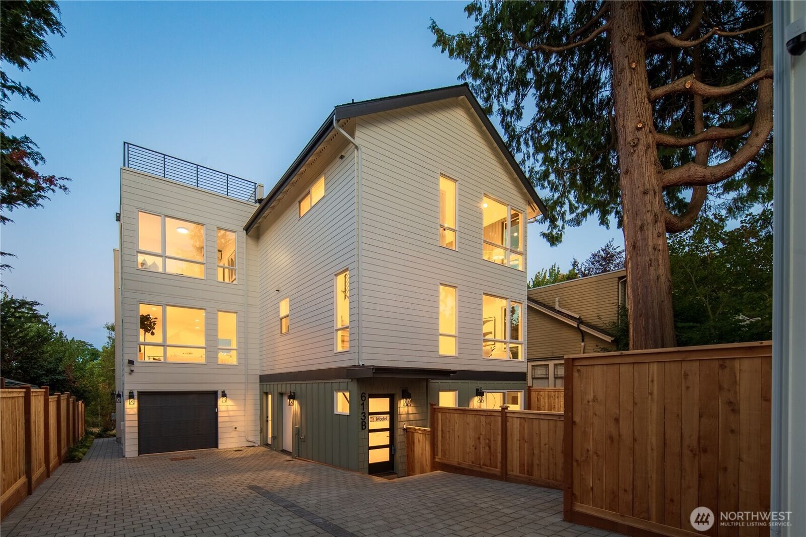 Property Photo: 613 B 18th Avenue E WA 98112