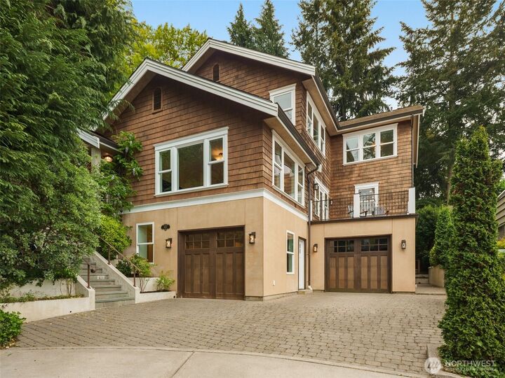 Property Photo: 1007 W Newell Street WA 98119