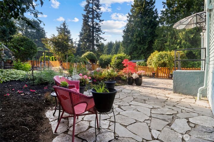 Property Photo:  11237  84th Avenue S  WA 98178 