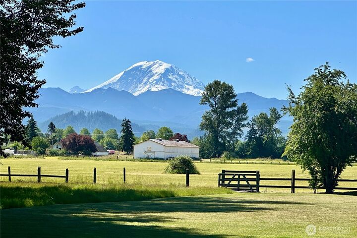 Property Photo:  24117 SE 440th Street  WA 98022 