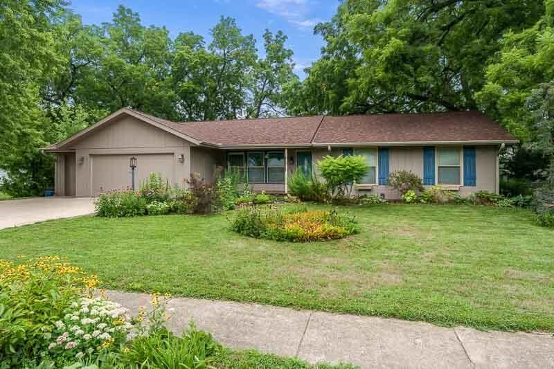 Property Photo:  349 Sycamore  IL 61115 