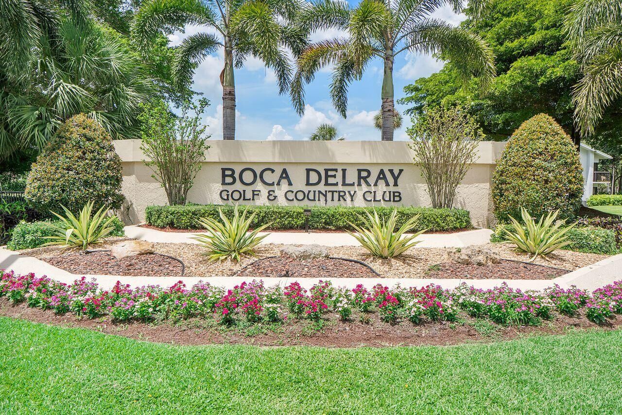 Property Photo:  5055 Oak Hill Lane 213  FL 33484 