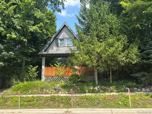 Property Photo: 584 Park Street MI 48009